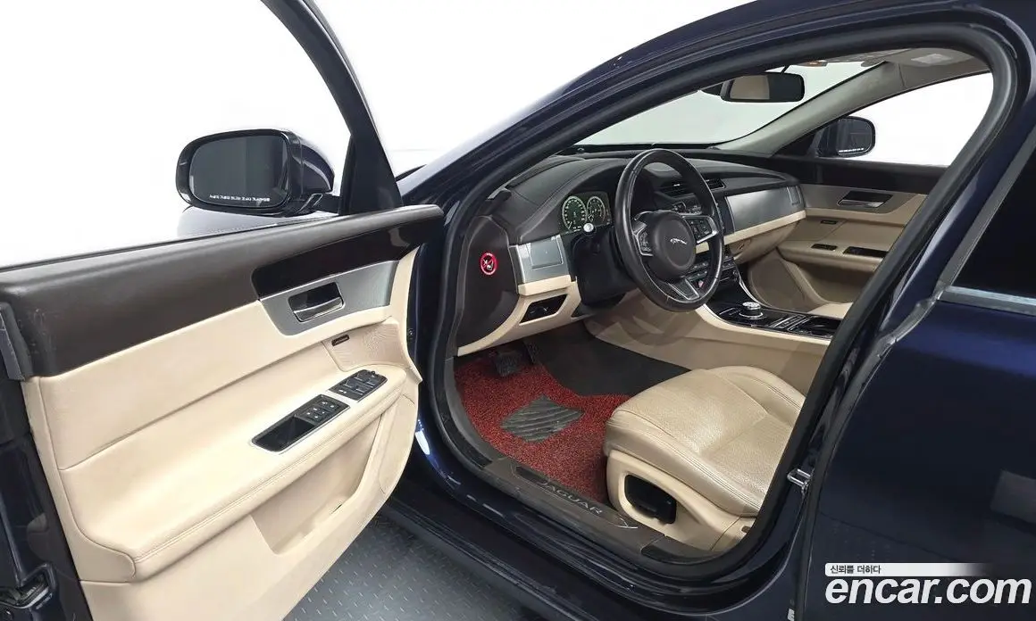 Jaguar XF 2018 2.0 автомат (гидро), фото 10
