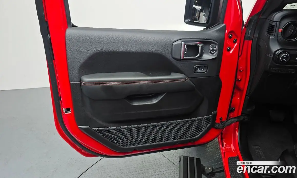 Jeep Wrangler 2025 2.0 автомат (гидро), фото 14