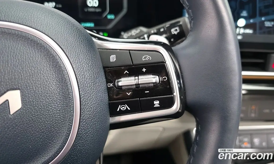 Kia Carnival 2024 1.6 автомат (гидро), фото 24