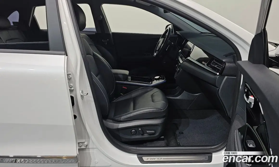 Kia Niro 2021 0.2 автомат (гидро), фото 16