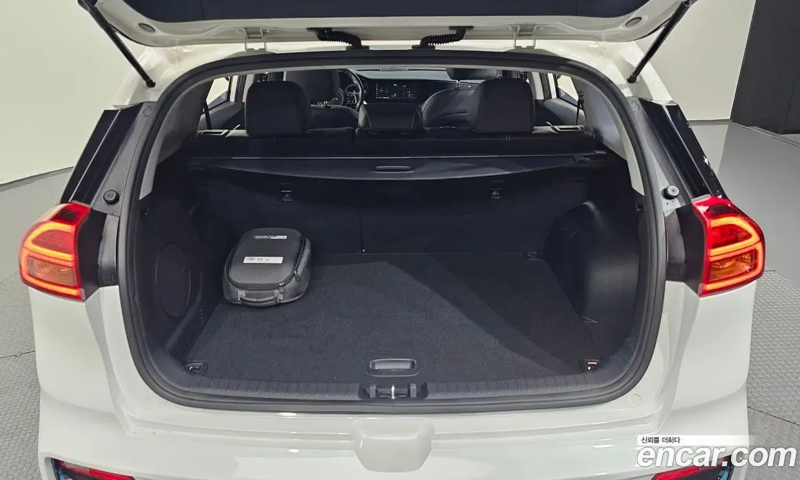 Kia Niro 2021 0.2 автомат (гидро), фото 22
