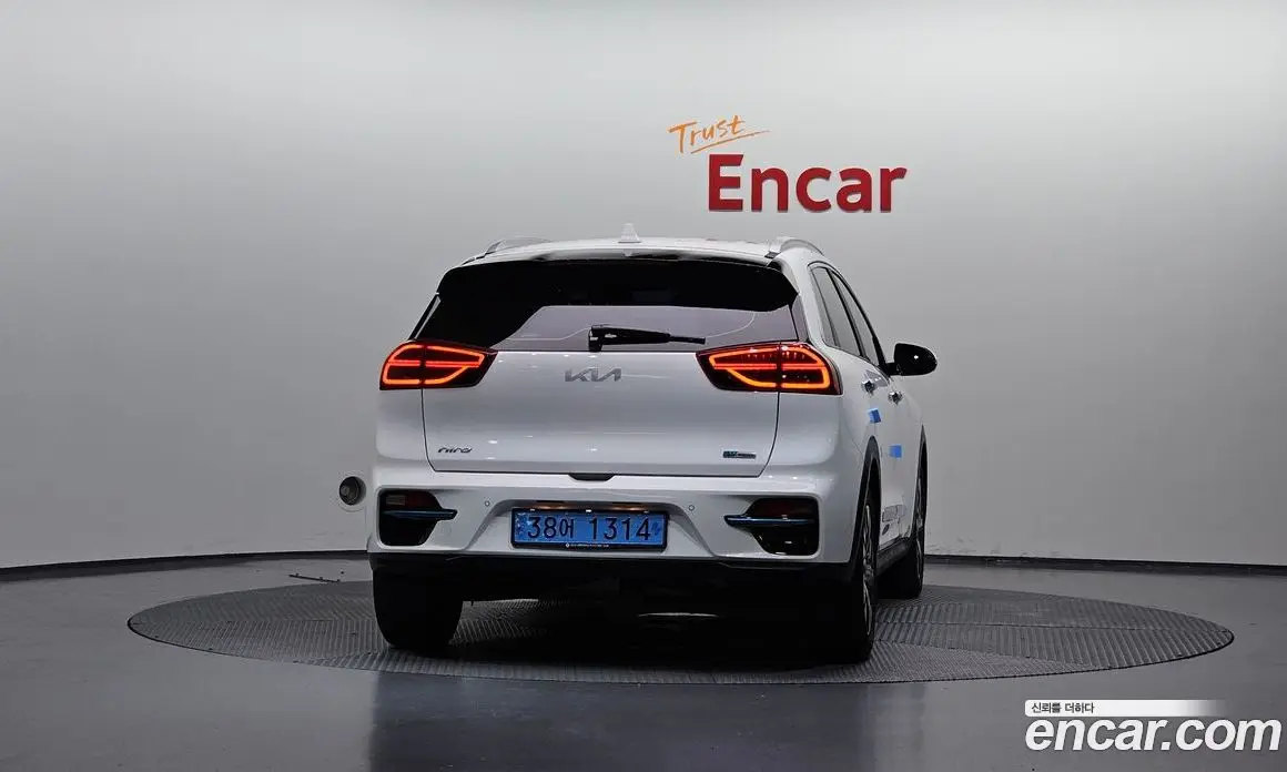 Kia Niro 2021 0.2 автомат (гидро), фото 4