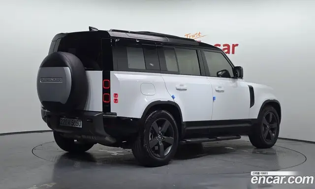 Land Rover Defender 2024 3.0 автомат (гидро), миниатюра 2