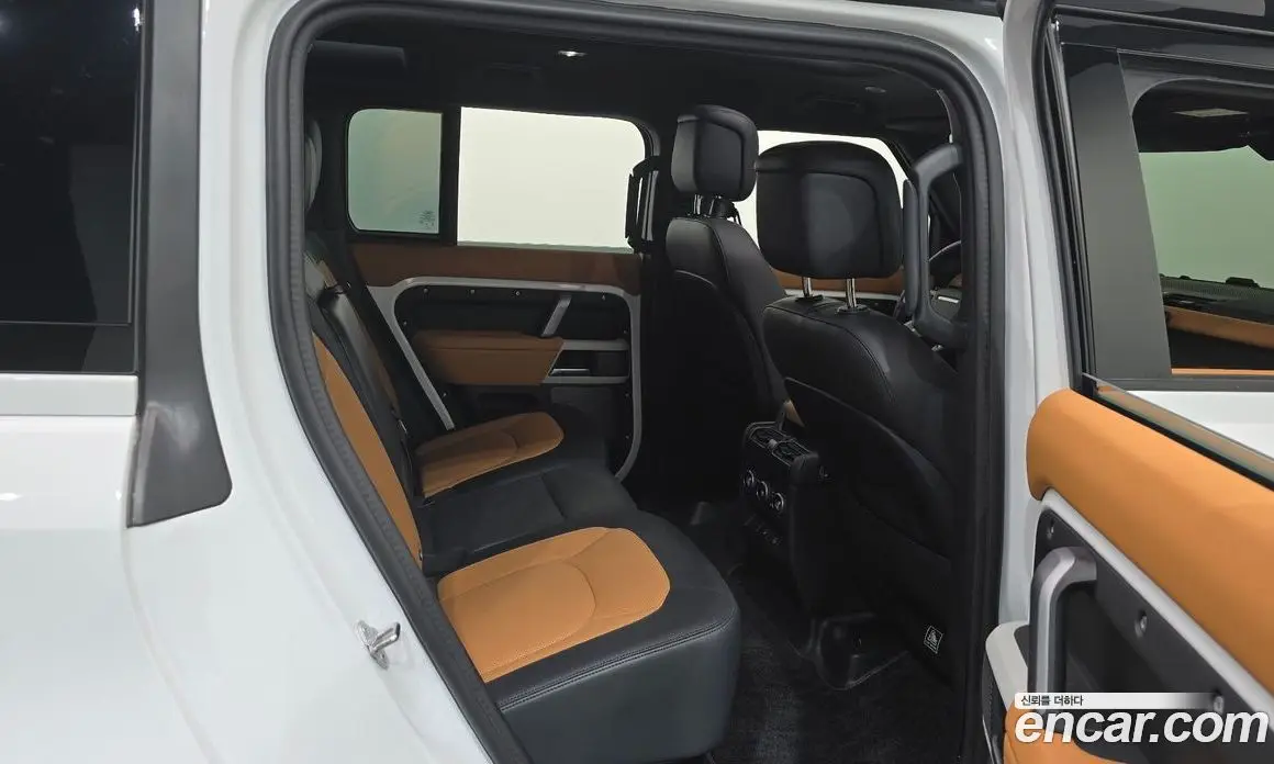 Land Rover Defender 2024 3.0 автомат (гидро), фото 17