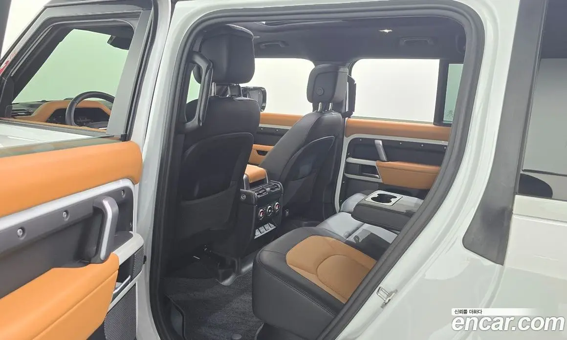Land Rover Defender 2024 3.0 автомат (гидро), фото 18