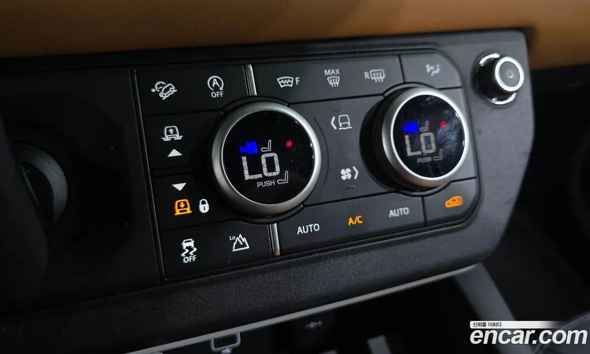 Land Rover Defender 2024 3.0 автомат (гидро), фото 25