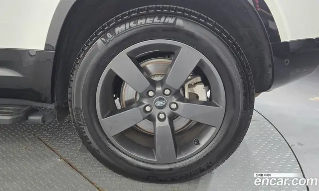 Land Rover Defender 2024 3.0 автомат (гидро), миниатюра 7