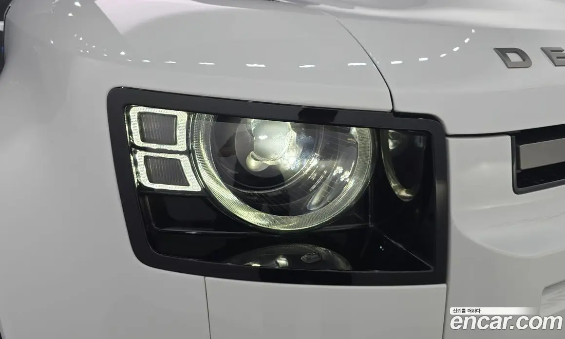 Land Rover Defender 2024 3.0 автомат (гидро), фото 8