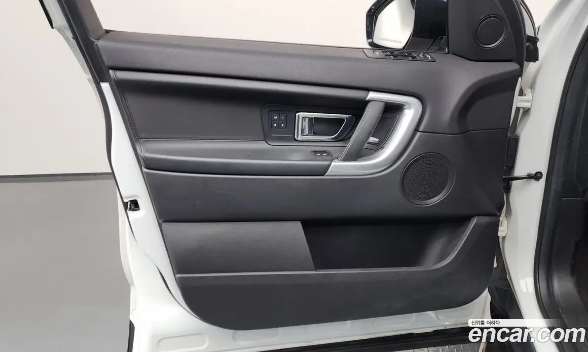 Land Rover Discovery Sport 2018 2.0 автомат (гидро), фото 14