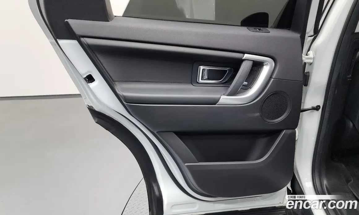 Land Rover Discovery Sport 2018 2.0 автомат (гидро), фото 15