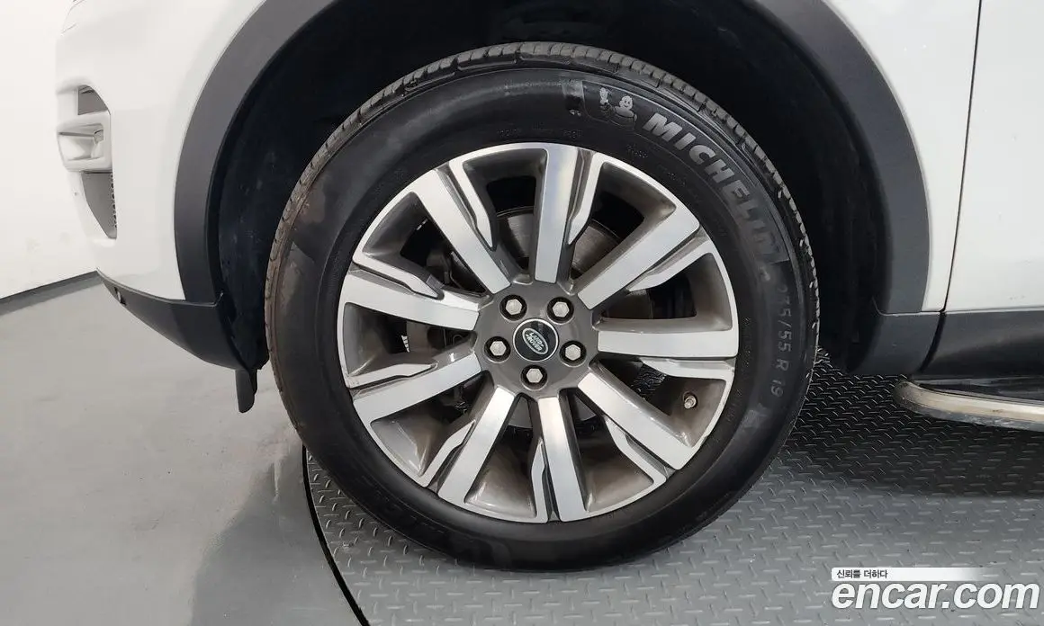 Land Rover Discovery Sport 2018 2.0 автомат (гидро), фото 5