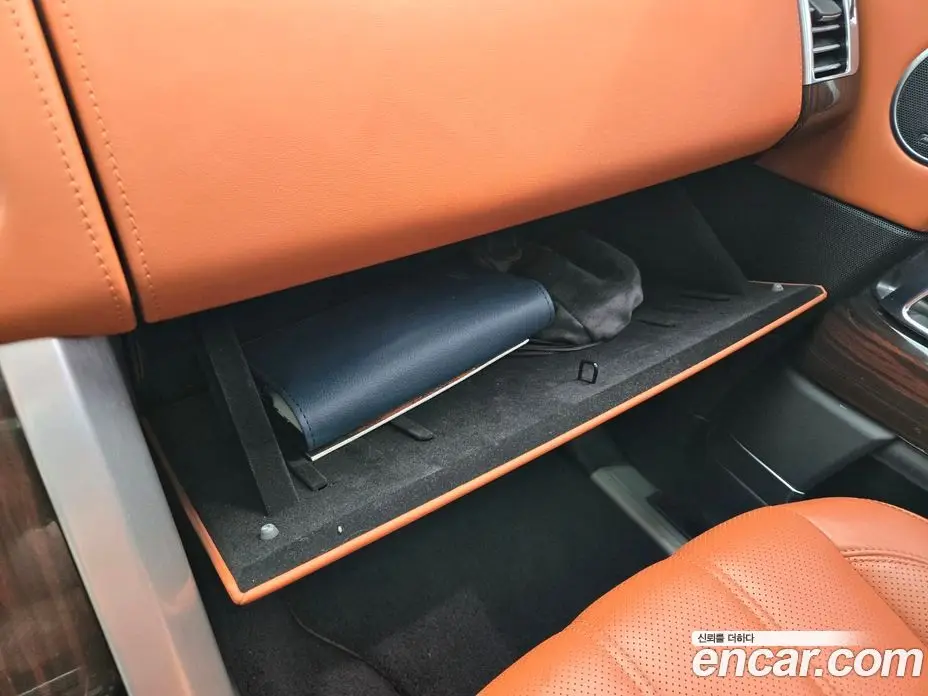 Land Rover Range Rover 2017 4.4 автомат (гидро), фото 31