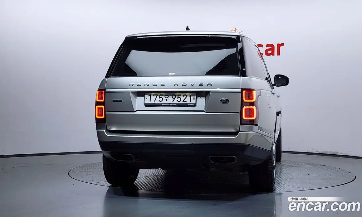 Land Rover Range Rover 2020 4.4 автомат (гидро), фото 3