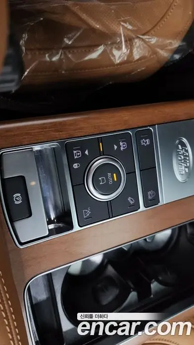 Land Rover Range Rover 2020 4.4 автомат (гидро), фото 25