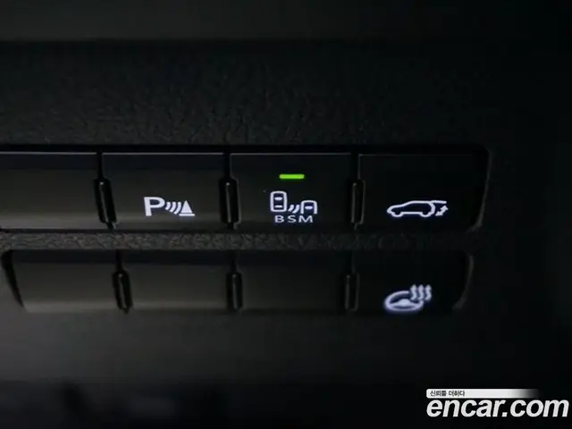 Lexus NX 2017 2.5 автомат (гидро), миниатюра 9