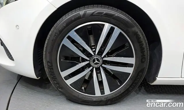 Mercedes-Benz A-Class 2022 2.0 автомат (гидро), миниатюра 5 Mercedes-Benz A-Class 2022 2.0 автомат (гидро), миниатюра 5