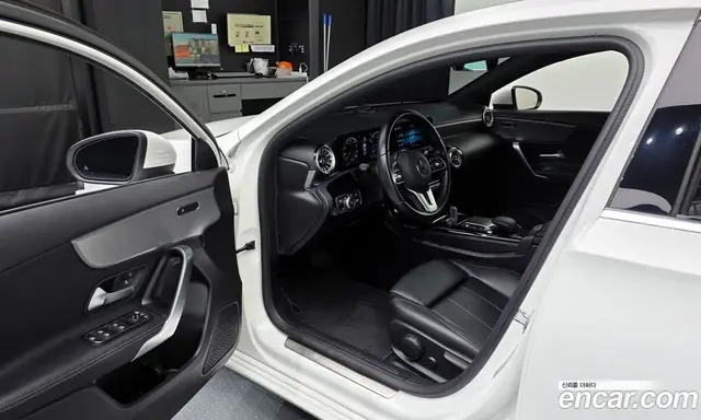 Mercedes-Benz A-Class 2022 2.0 автомат (гидро), миниатюра 10 Mercedes-Benz A-Class 2022 2.0 автомат (гидро), миниатюра 10