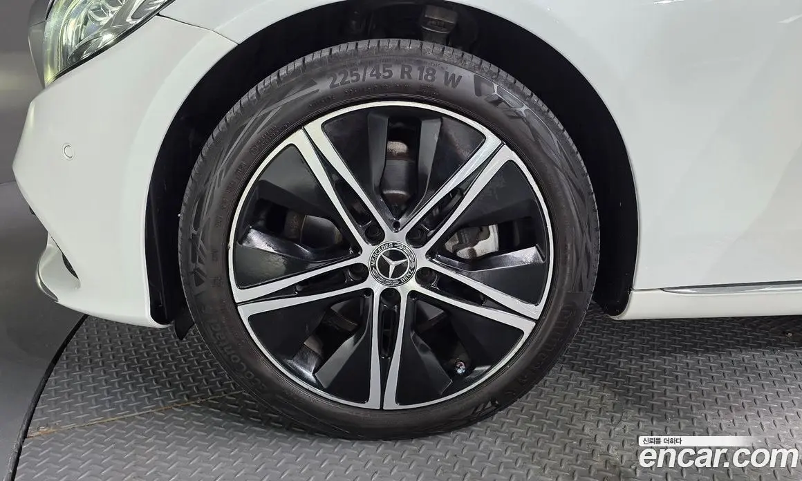 Mercedes-Benz C-Class 2019 1.9 автомат (гидро), фото 5 Mercedes-Benz C-Class 2019 1.9 автомат (гидро), фото 5