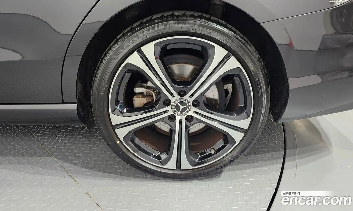 Mercedes-Benz C-Class 2023 2.0 автомат (гидро), фото 7