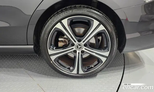 Mercedes-Benz C-Class 2023 2.0 автомат (гидро), миниатюра 7