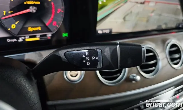 Mercedes-Benz E-Class 2019 2.0 автомат (гидро), миниатюра 12