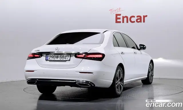 Mercedes-Benz E-Class 2021 2.0 автомат (гидро), миниатюра 2