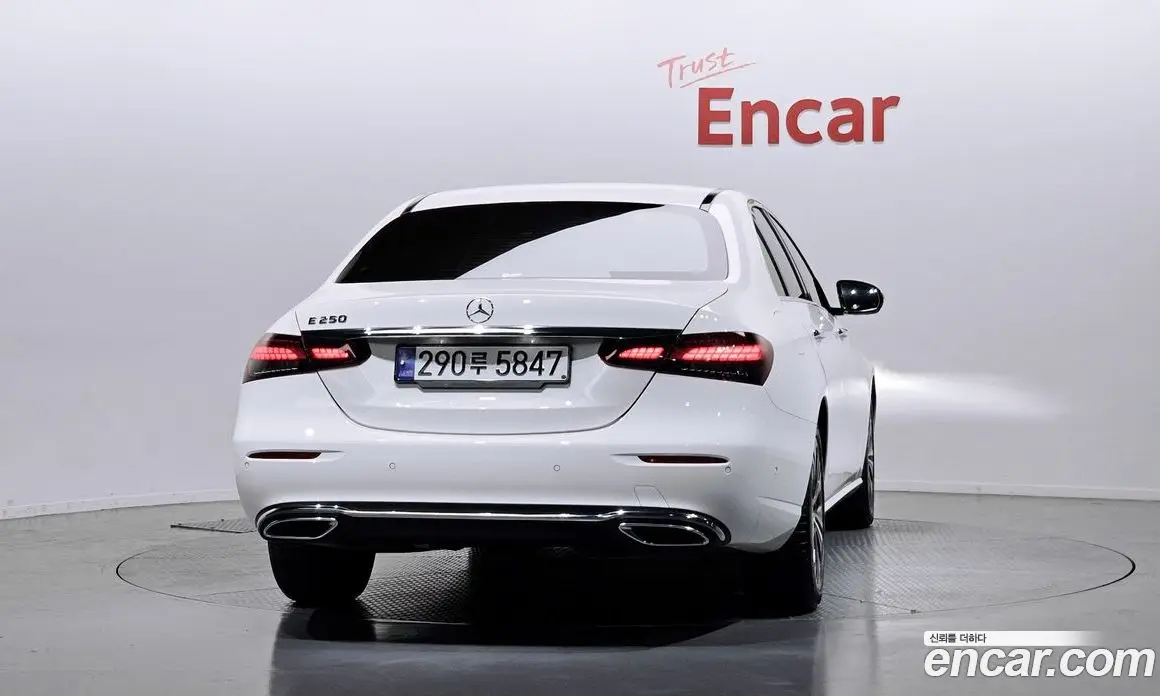 Mercedes-Benz E-Class 2021 2.0 автомат (гидро), фото 4