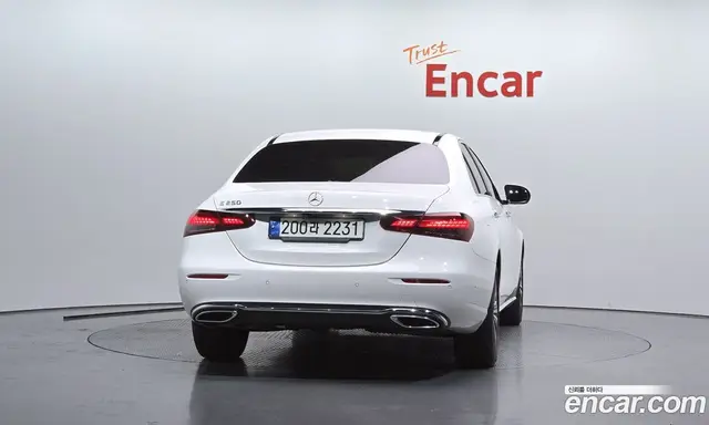 Mercedes-Benz E-Class 2021 2.0 автомат (гидро), миниатюра 4