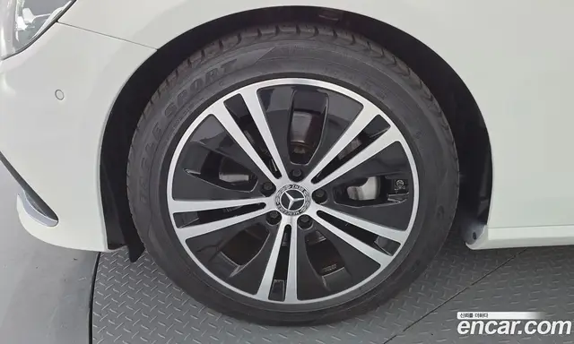 Mercedes-Benz E-Class 2021 2.0 автомат (гидро), миниатюра 5