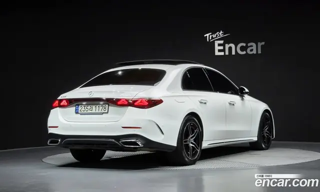 Mercedes-Benz E-Class 2024 2.0 автомат (гидро), миниатюра 2