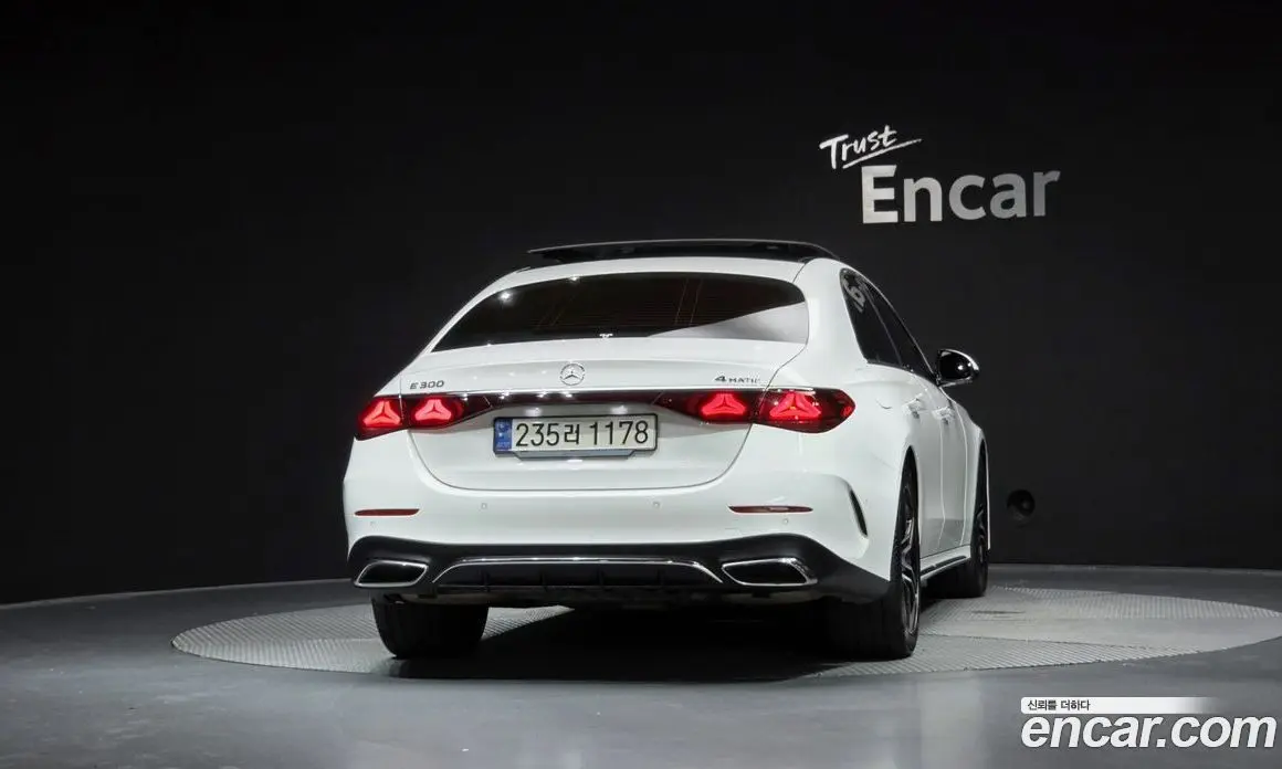 Mercedes-Benz E-Class 2024 2.0 автомат (гидро), фото 4