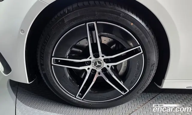Mercedes-Benz E-Class 2024 2.0 автомат (гидро), миниатюра 5