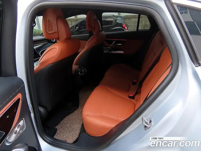 Mercedes-Benz GLC-Class 2025 2.0 автомат (гидро), миниатюра 11