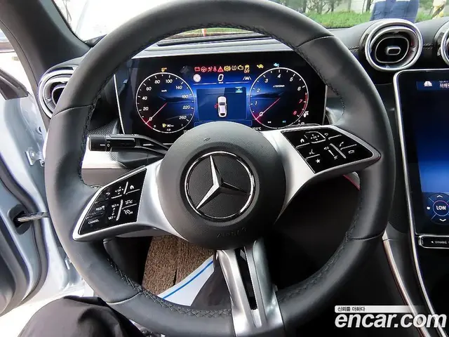 Mercedes-Benz GLC-Class 2025 2.0 автомат (гидро), миниатюра 12