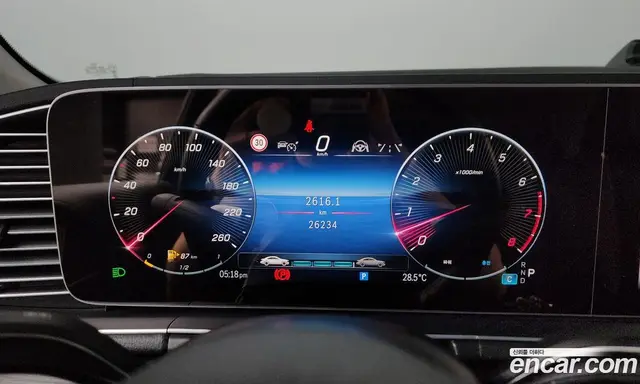 Mercedes-Benz GLE-Class 2024 3.0 автомат (гидро), миниатюра 11