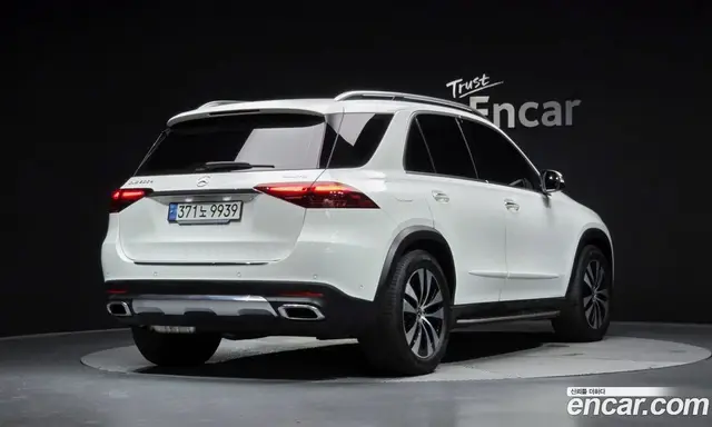 Mercedes-Benz GLE-Class 2024 2.0 автомат (гидро), миниатюра 1