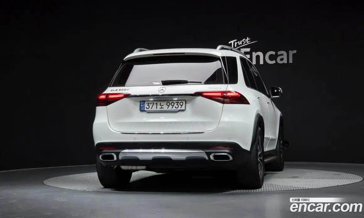 Mercedes-Benz GLE-Class 2024 2.0 автомат (гидро), фото 3
