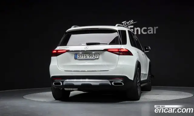 Mercedes-Benz GLE-Class 2024 2.0 автомат (гидро), миниатюра 3