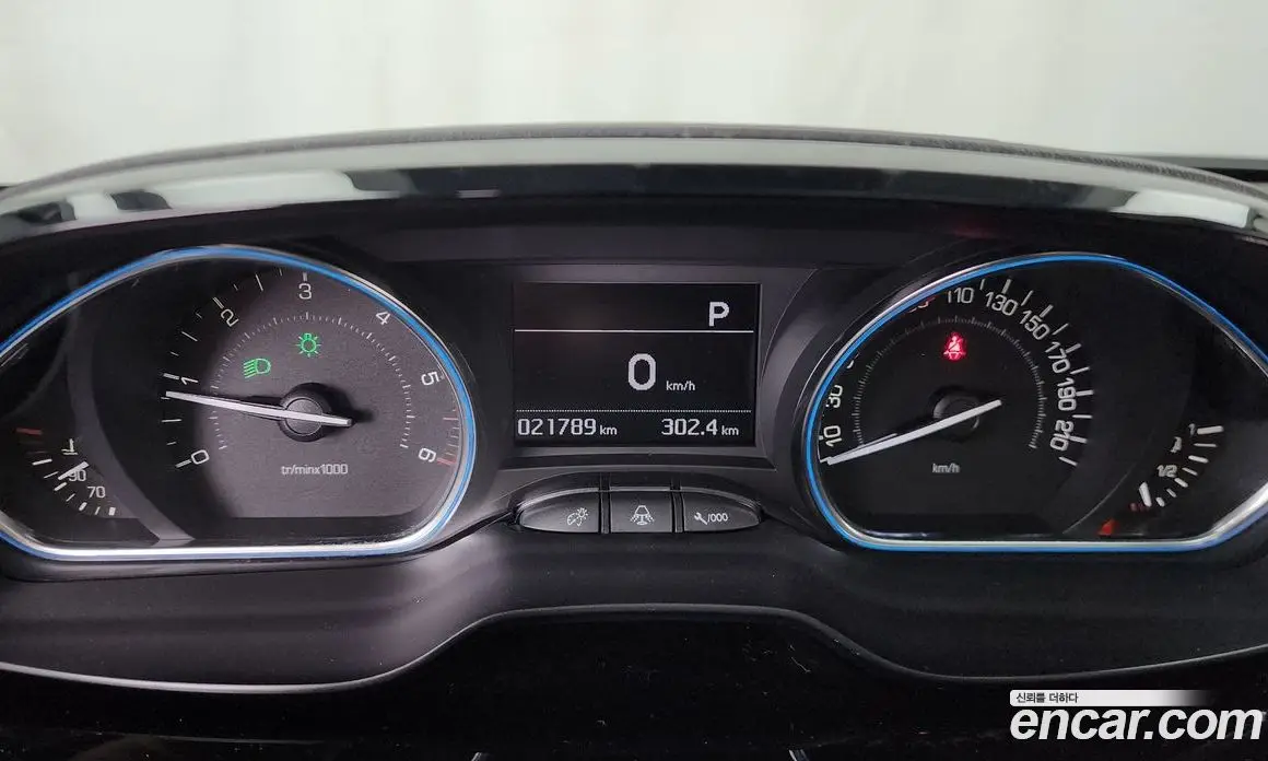 Peugeot 2008 2019 1.5 автомат (гидро), фото 11