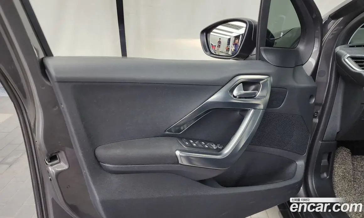 Peugeot 2008 2019 1.5 автомат (гидро), фото 14