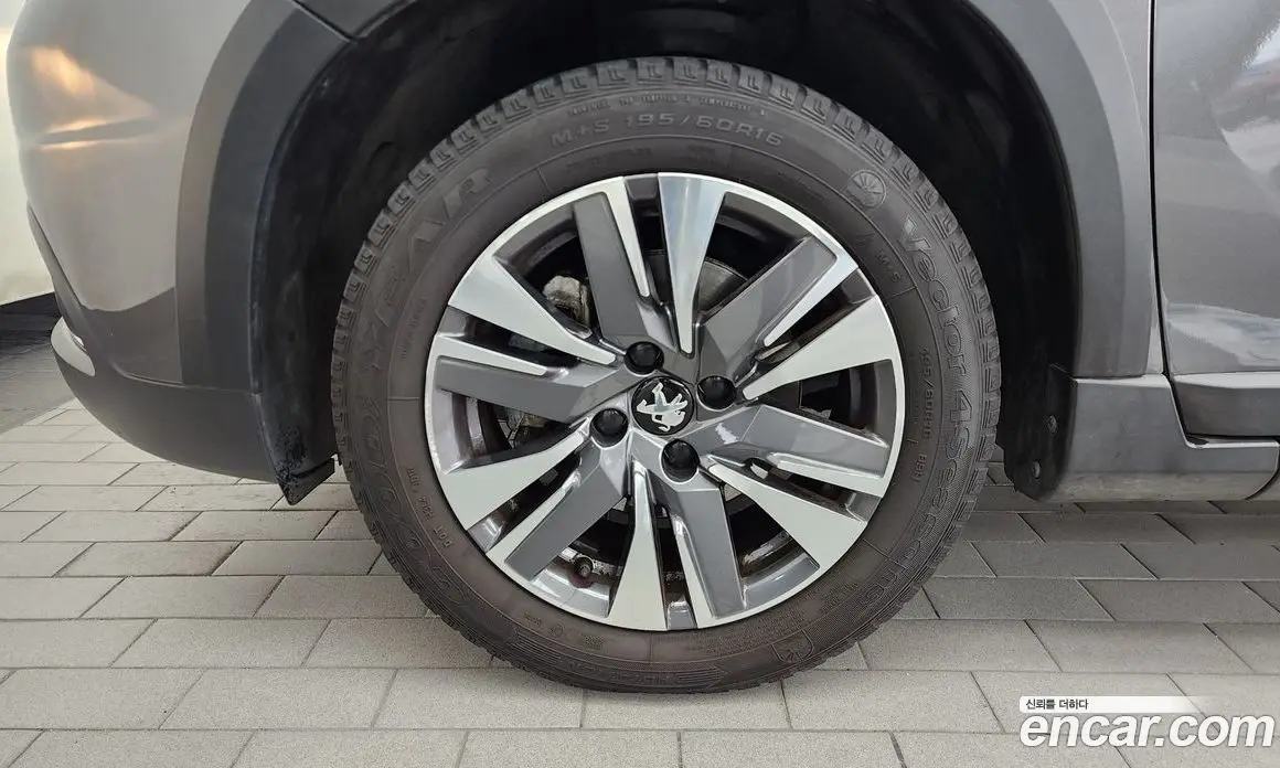 Peugeot 2008 2019 1.5 автомат (гидро), фото 5