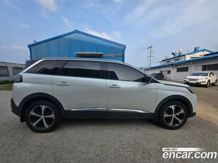 Peugeot 5008 2021 1.5 автомат (гидро), фото 3