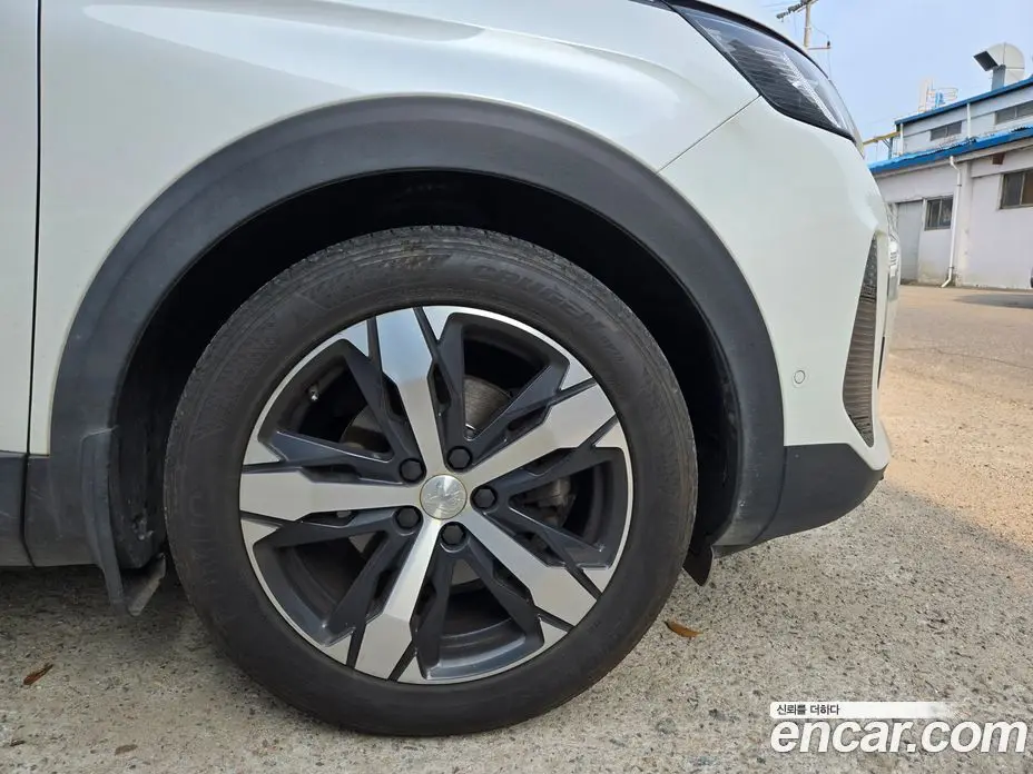 Peugeot 5008 2021 1.5 автомат (гидро), фото 6