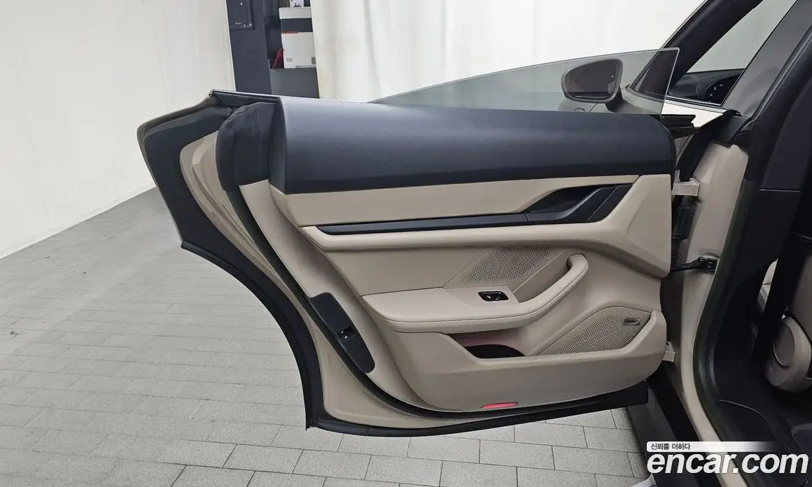 Porsche Taycan 2023 0.1 автомат (гидро), фото 14