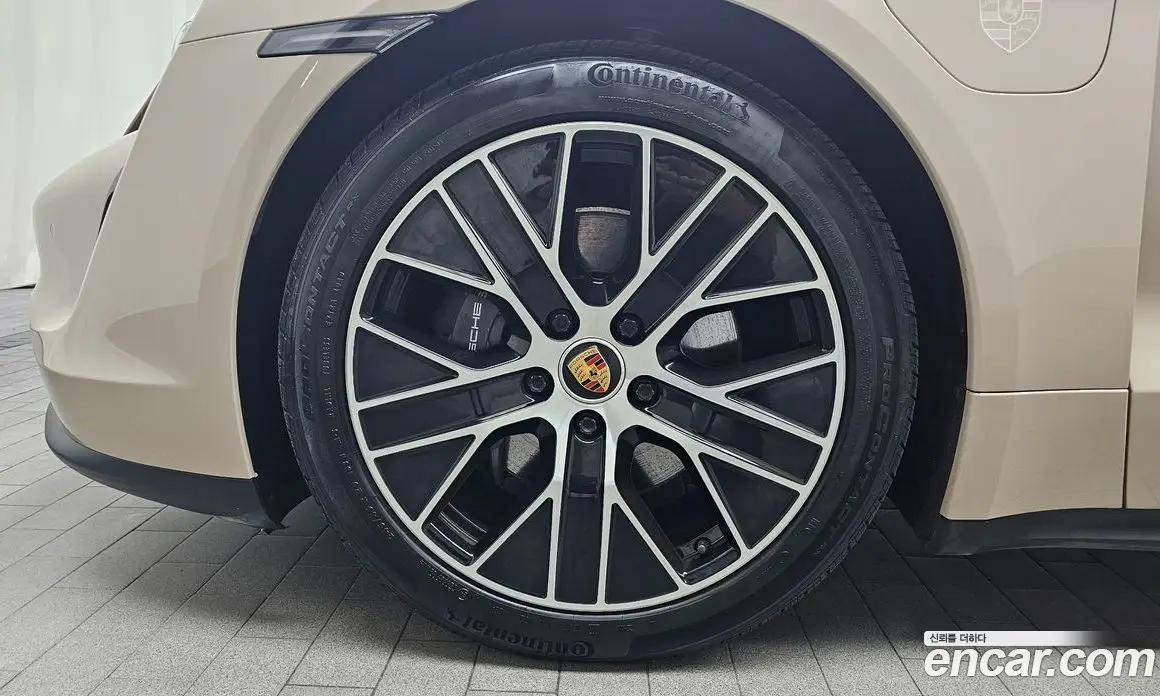 Porsche Taycan 2023 0.1 автомат (гидро), фото 4