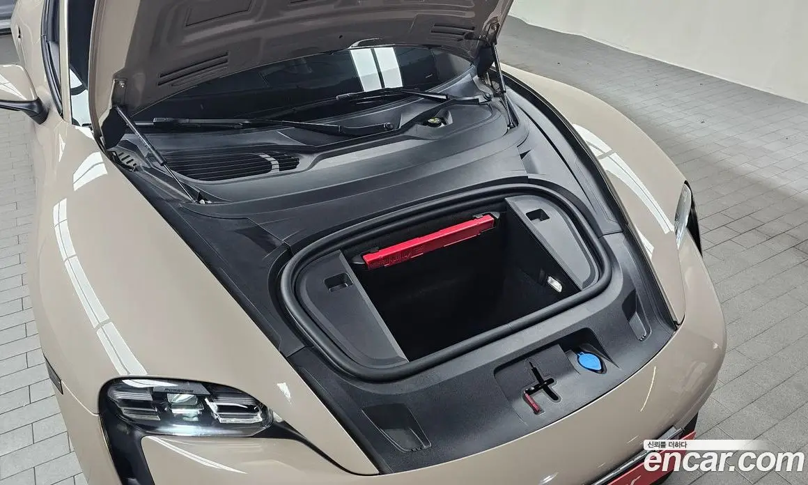 Porsche Taycan 2023 0.1 автомат (гидро), фото 5