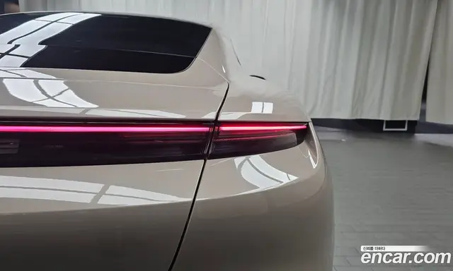 Porsche Taycan 2023 0.1 автомат (гидро), миниатюра 8