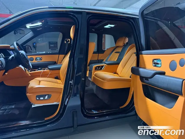 Rolls-Royce Cullinan 2022 6.7 автомат (гидро), миниатюра 11
