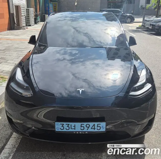 Tesla Model Y 2022 0.2 автомат (гидро), миниатюра 3