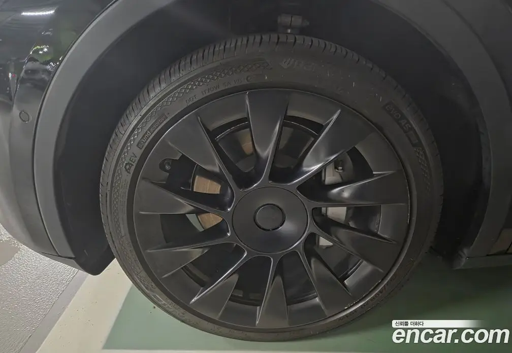 Tesla Model Y 2022 0.2 автомат (гидро), фото 5